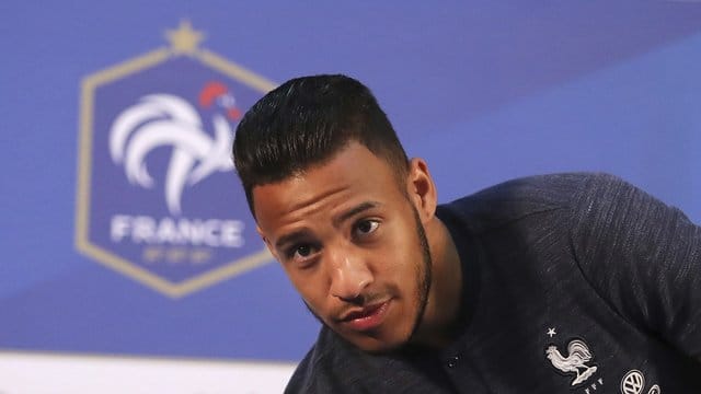 Der französische Bayern-Spieler Corentin Tolisso soll Frankreich im WM-Finale gegen Kroatien Glück bringen. Der französische Bayern-Spieler Corentin Tolisso soll Frankreich im WM-Finale gegen Kroatien Glück bringen.