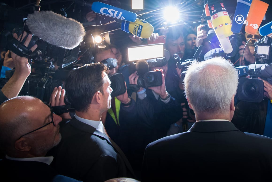Horst Seehofer vor Journalisten in München: Zuvor hatte der CSU-Chef mit Rücktritt gedroht, um die CDU unter Druck zu setzen.