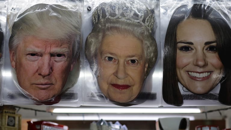 In London werden zum Staatsbesuch von Donald Trump Gesichtsmasken des US-Präsidenten, von Königin Elizabeth II. und Herzogin Meghan zum Verkauf angeboten.