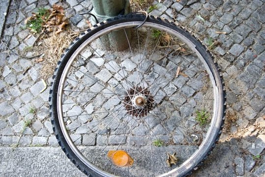 Mit einem GPS-Tracker kann das gestohlene Fahrrad geortet werden.