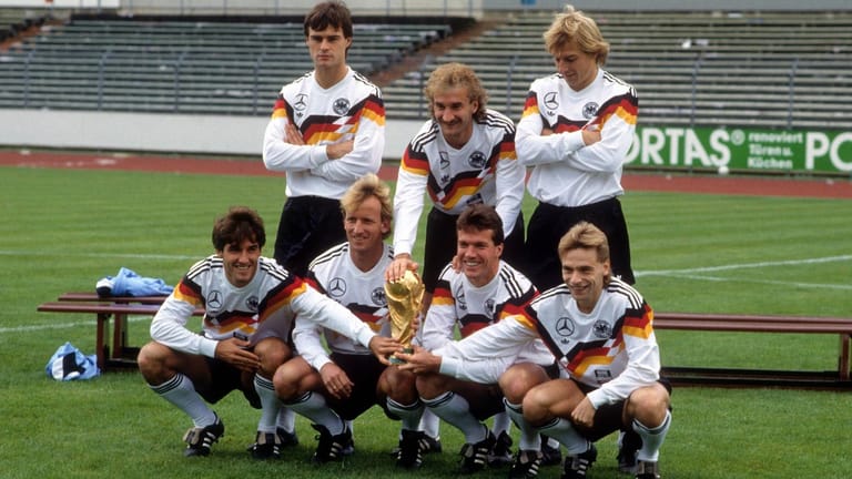 Weltmeister 1990: Karl Heinz Riedle (v.l.), Thomas Berthold, Andreas Brehme, Rudi Völler, Lothar Matthäus, Jürgen Klinsmann und Thomas Häßler.