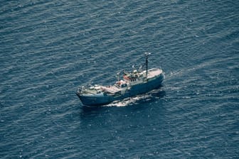 Das Rettungsboot Iuventa: Immer wieder streiten Italien und Malta um die Zuständigkeit für Schiffe mit geretten Flüchtlingen an Bord (Archivbild).