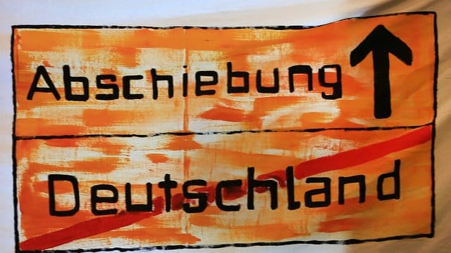 Das Verwaltungsgericht Gelsenkirchen erklärte die Abschiebung von Bin Ladens Ex-Leibwächter Sami A. Das Verwaltungsgericht Gelsenkirchen erklärte die Abschiebung von Bin Ladens Ex-Leibwächter Sami A.