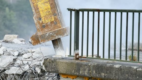 Brückenabriss auf A6 Brückenabriss auf A6