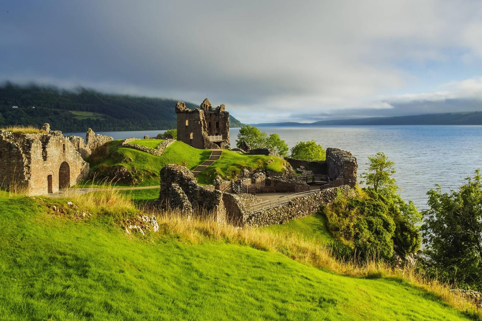 Urquhart Castle: Die Burgruine liegt unweit von Drumnadrochit, dem Epizentrum des Nessie-Tourismus.