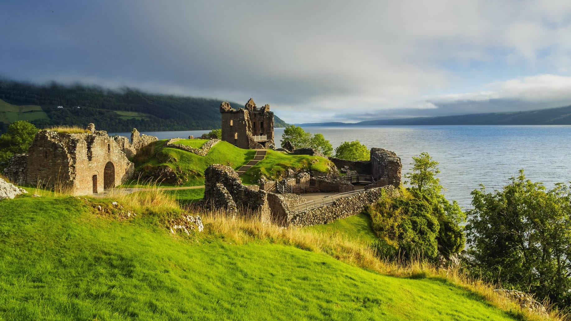 Urquhart Castle: Die Burgruine liegt unweit von Drumnadrochit, dem Epizentrum des Nessie-Tourismus.