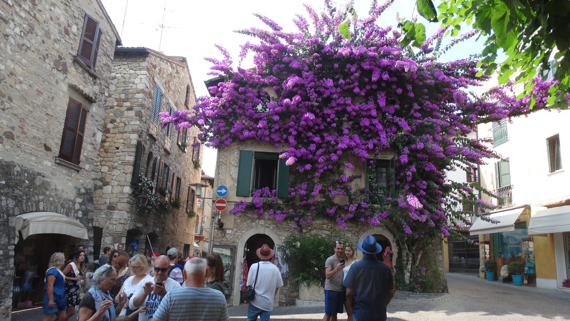 Sirmione: Der Ort auf der Halbinsel des südlichen Gardasees hat sich in den letzen Jahren zu einem Touristen-Hotspot entwickelt.