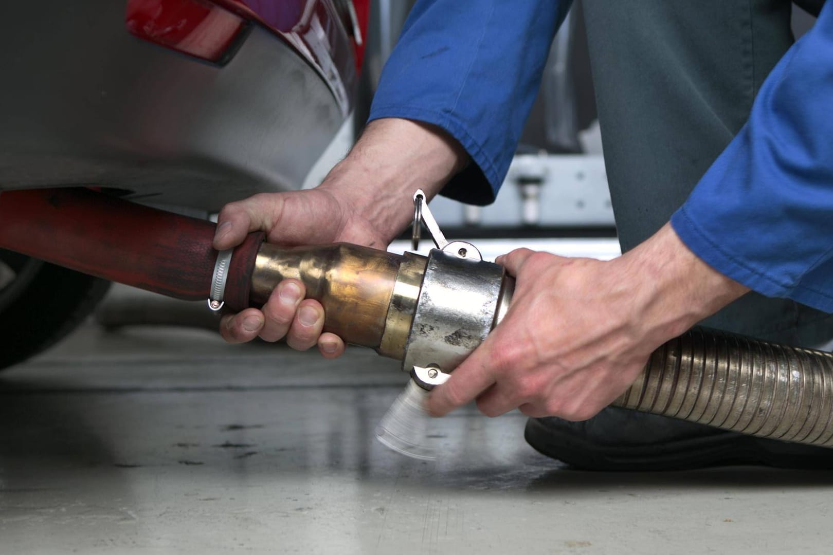 Abgastest: Bislang hat Opel Manipulationsvorwürfe bei der Abgasreinigung zurückgewiesen. (Symbolbild)