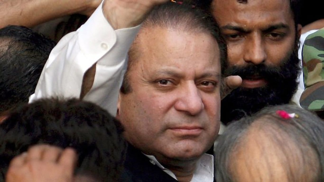 Der frühere pakistanische Premier Nawaz Sharif ist festgenommen worden.