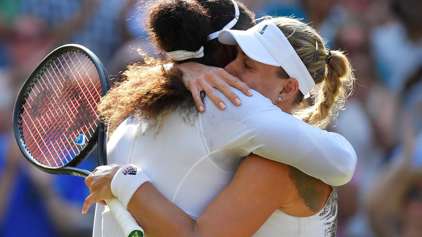 Serena Williams gratuliert: Die US-Amerikanerin präsentierte sich als faire Verliererin.