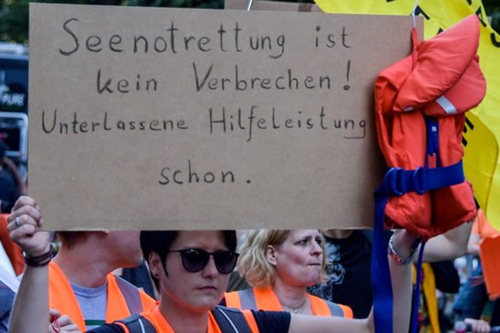 Demonstration für die Seenotrettung von Flüchtlingen in Hamburg.