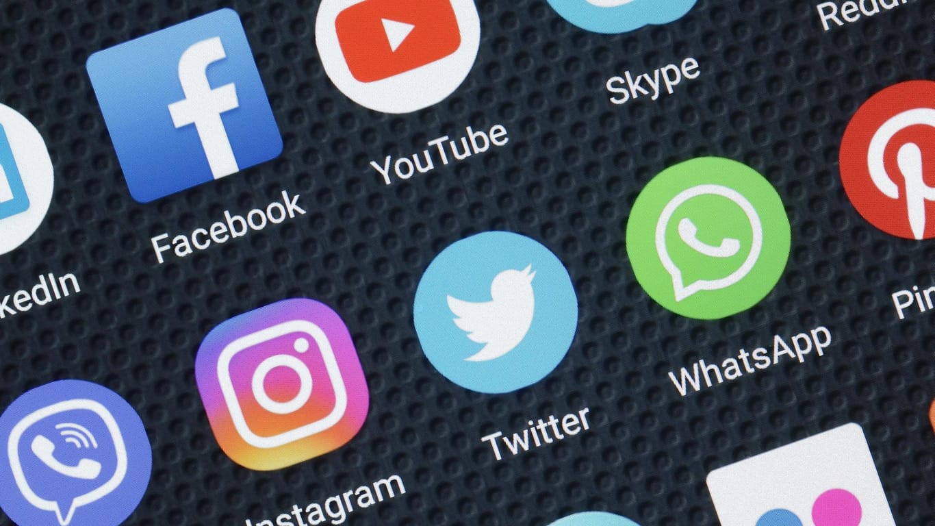 Vielzahl von Apps: Bei Facebook, Instagram, Twitter und Co sind viele User derzeit vorsichtig unterwegs. Ab wann ist ein Beitrag als Werbung zu markieren?
