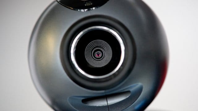 Die Erpresser behaupten im Besitz von Filmmaterial zu sein, das zeige, wie sich Nutzer pornografische Filme im Netz ansehen. Die Erpresser behaupten im Besitz von Filmmaterial zu sein, das zeige, wie sich Nutzer pornografische Filme im Netz ansehen.