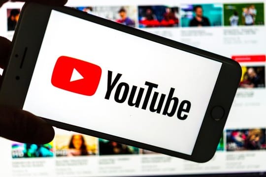 Auch YouTube bietet jetzt in der Android-App einen Tarnkappe-Modus.
