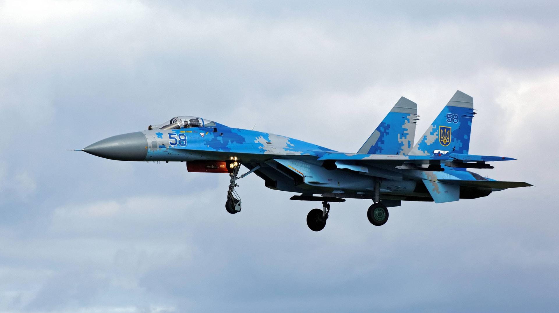 Ein Kampfflugzeug vom Typ Suchoi Su - 27 UB der ukrainischen Airforce: Großbritannien und Italien arbeiten beim Bau eines neuen Kampfjets mit vereinten Kräften. Ein Kampfflugzeug vom Typ Suchoi Su - 27 UB der ukrainischen Airforce: Großbritannien und Italien arbeiten beim Bau eines neuen Kampfjets mit vereinten Kräften.