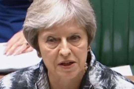 Premierministerin Theresa May spricht im Unterhaus des britischen Parlaments.