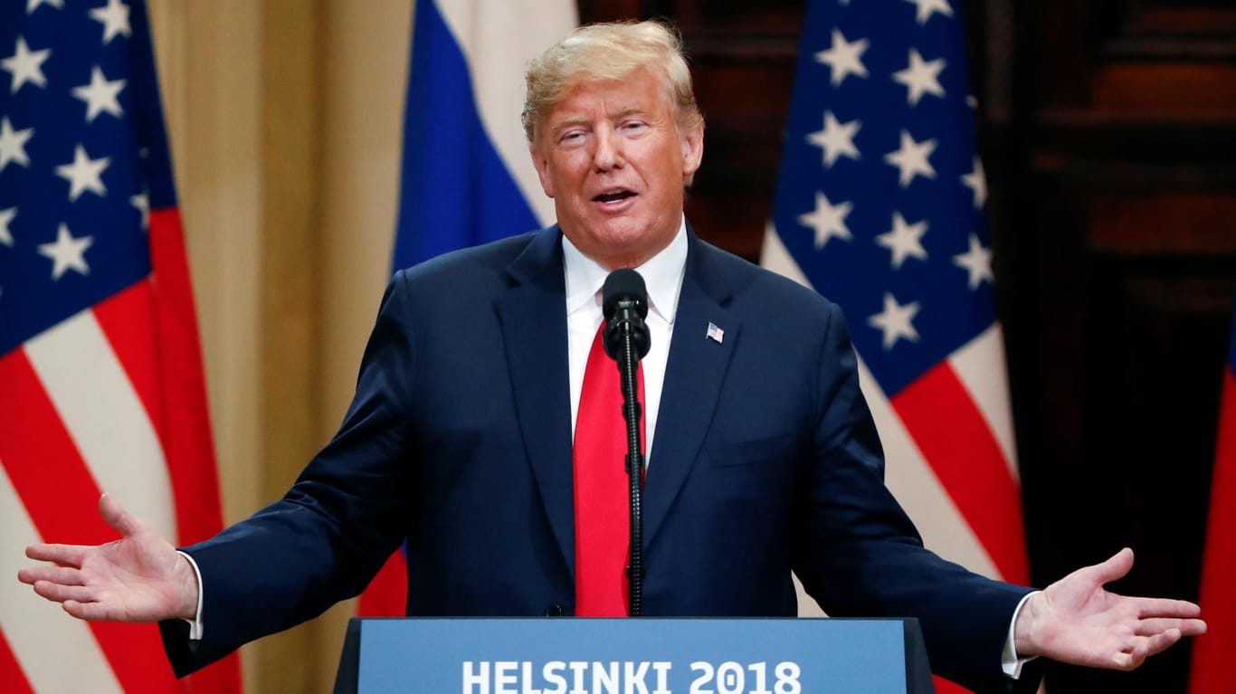 Trump bei der gemeinsamen Pressekonferenz mit Putin: im eigenen Lager hat der US-Präsident nun ein Problem – harsche Kritik erntet er von "Fox News".