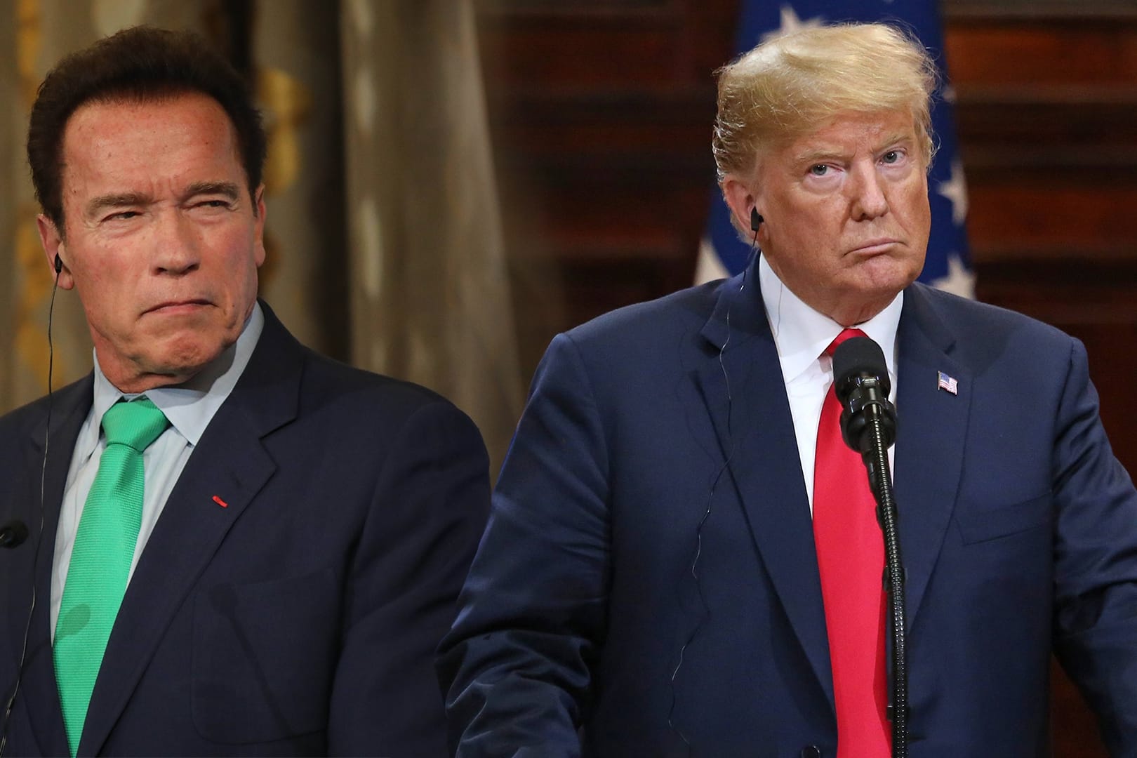 Arnold Schwarzenegger (l.) zu Donald Trump: "Ich hab mich gefragt, wann Sie ihn nach einem Autogramm oder einem Selfie fragen."