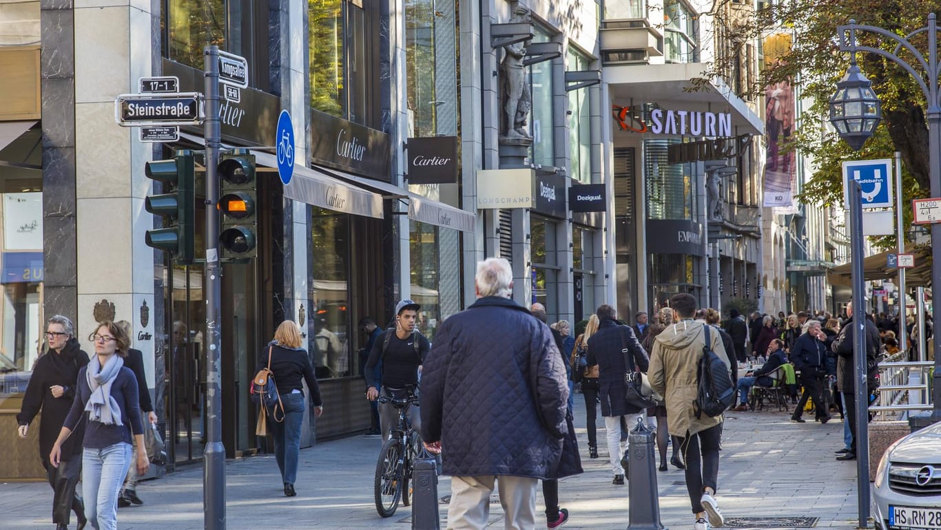 Shoppen auf der Düsseldorfe "Kö": Die Nobel-Einkaufsmeile in der Landeshauptstadt von NRW landete im Ranking diesmal hinter der Stuttgarter Stiftstraße.