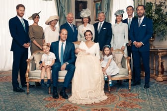 Eines der offiziellen Tauffotos: Prinz Louis im Kreise seiner Familie.