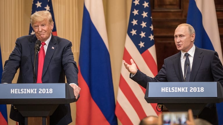 Trump und Putin bei der Pressekonferenz: Die internationale Presse ist sehr besorgt.