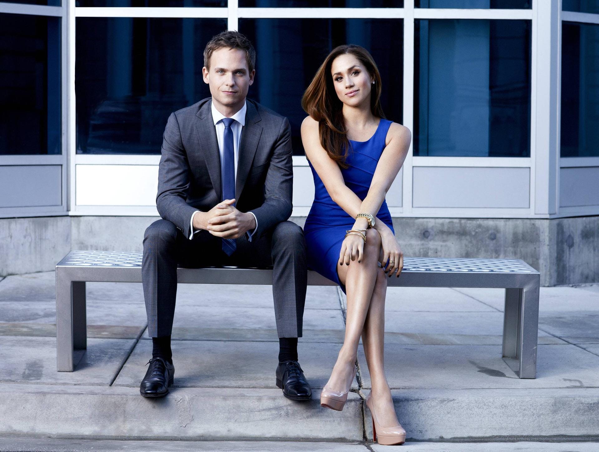 "Suits"-Ehepaar: Patrick J. Adams alias Mike Ross und Meghan Markle in ihrer Rolle als Rachel Zane.