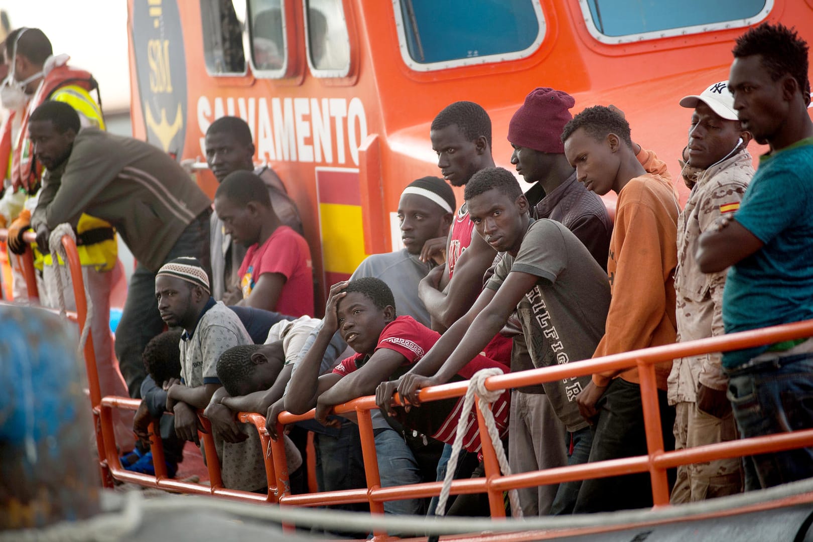 Migranten bei ihrer Ankunft im spanischen Malaga: Insgesamt kamen bis Mitte Juli etwa 51.000 Menschen über das Mittelmeer nach Europa.