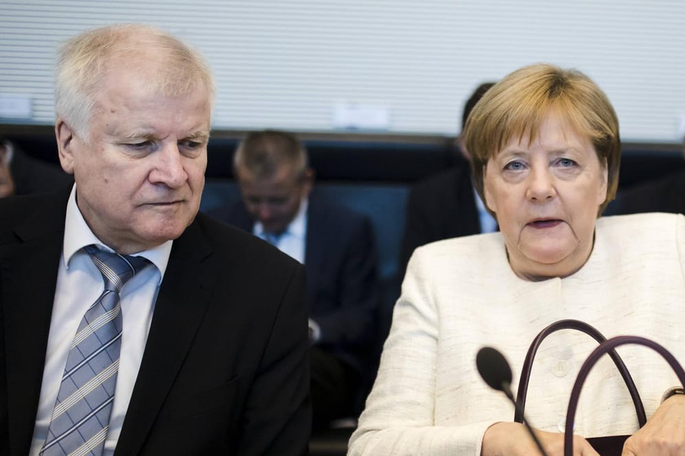 Horst Seehofer und Angela Merkel: Über die Flüchtlingspolitik entbrannte ein heftiger Streit zwischen dem Bundesinnenminister und der Kanzlerin.