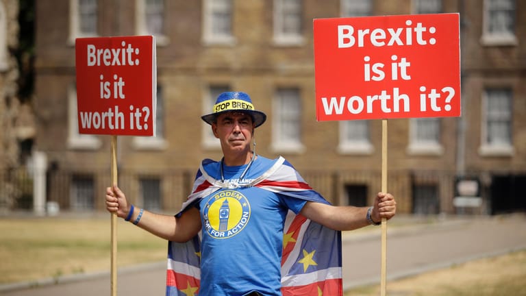 Anti-Brexit-Aktivist vor dem Parlament in London