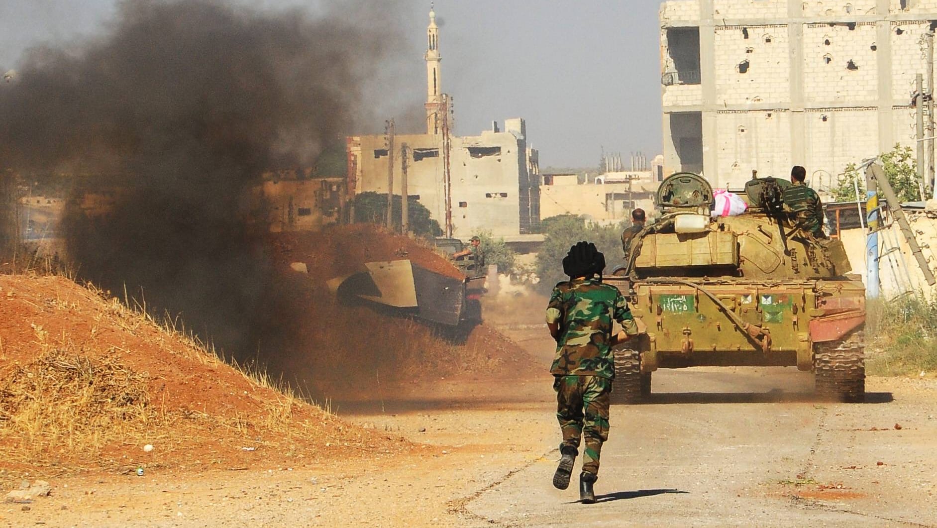 Syrische Truppen in der Provinz Deraa Anfang Juli: Seit einem Monat läuft die Offensive des Assad-Regimes und Russlands im Süden des Landes. Syrische Truppen in der Provinz Deraa Anfang Juli: Seit einem Monat läuft die Offensive des Assad-Regimes und Russlands im Süden des Landes.