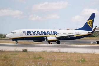 Boeing von Ryanair: Viele Ryanair-Flieger werden kommende Woche am Boden bleiben.