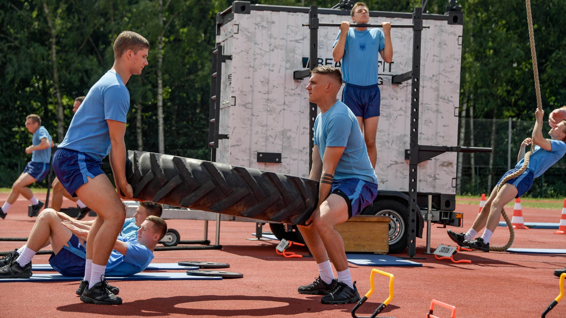 Soldaten des Panzergrenadierbataillon 401 nehmen an einem Fitness-Test teil: Die Bundeswehr will die körperliche Leistungsfähigkeit mit einer neuen Grundausbildung steigern.