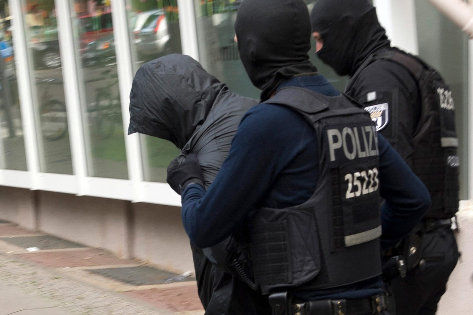 Festnahme eines Mitglieds einer Großfamilie: Seit 2018 geht die Polizei massiv gegen Clankriminalität vor.