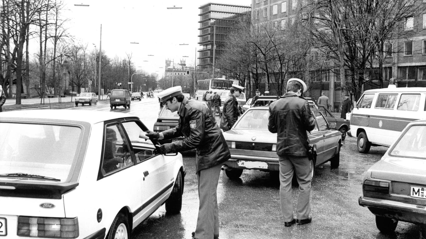 1985 in München: Nach dem Mord an Ernst Zimmermann fahndet die Polizei nach den Tätern – vergeblich.