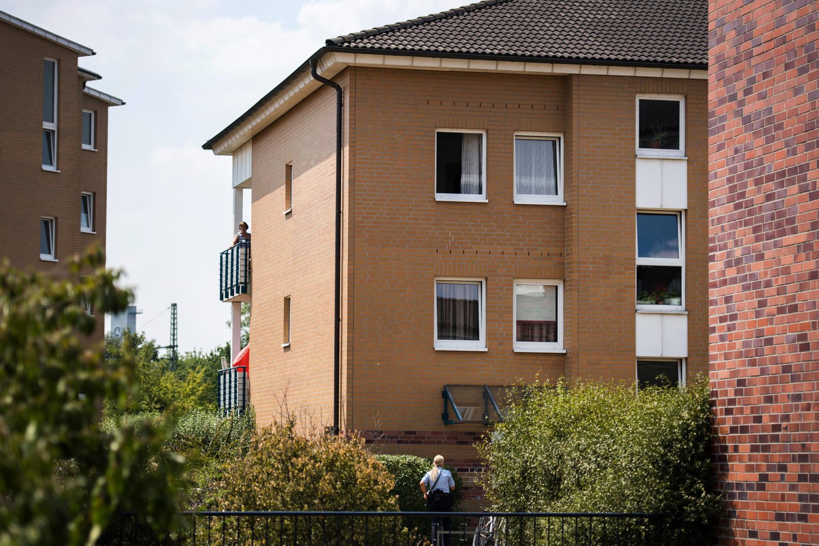 Das Wohnhaus in Düsseldorf: Hier ist ein sieben Jahre altes Mädchen leblos gefunden worden.