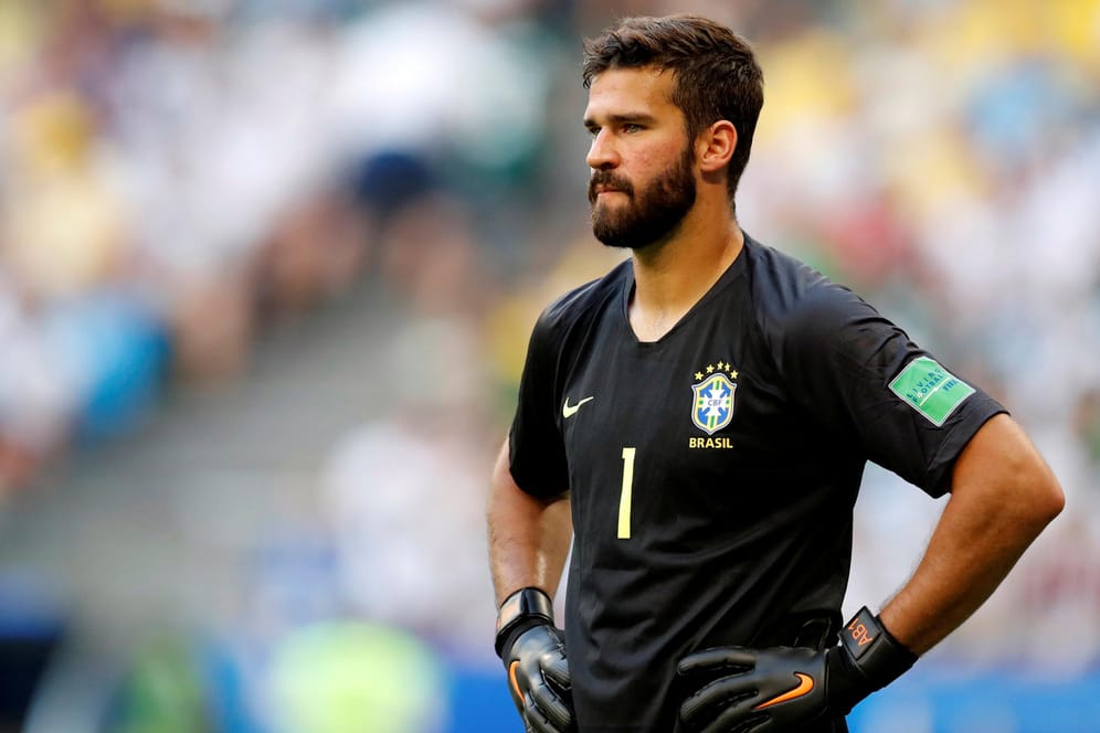 Alisson in Brasilien: Nach Informationen der britischen Zeitung "Liverpool Echo" haben die Reds zugestimmt, umgerechnet rund 75 Millionen Euro für Torwart auszugeben.