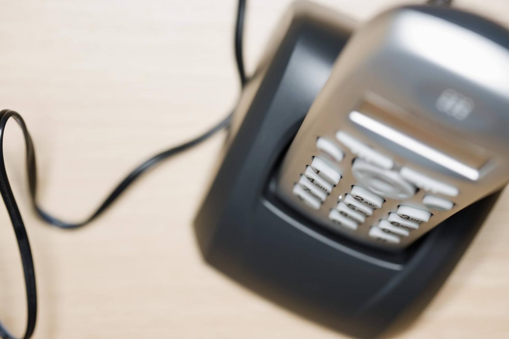 Festnetztelefon: Die Rufnummerübernahme kann zwischen 9 und 39 Euro kosten.