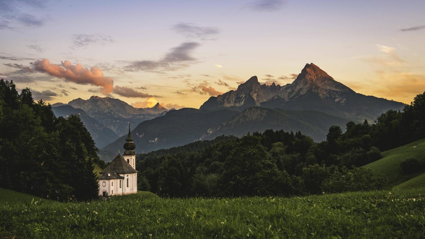 Blick auf die Berchtesgardener Alpen: Ein Mann konnte seine Mutter nicht mehr retten. (Symbolbild)