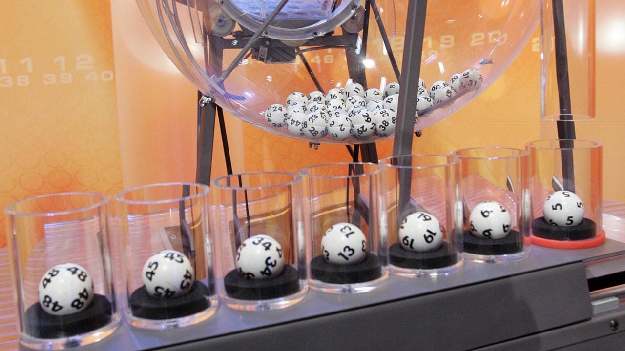 Ziehung der Gewinnzahlen: Die letzte Zahl musste beim österreichischen Lotto zwei Mal gezogen werden. (Symbolbild) Ziehung der Gewinnzahlen: Die letzte Zahl musste beim österreichischen Lotto zwei Mal gezogen werden. (Symbolbild)