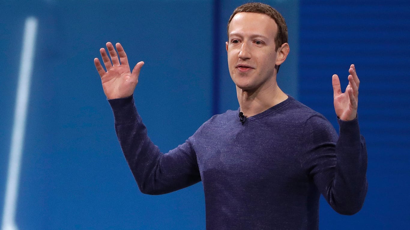 Mark Zuckerberg: Der Facebook-Gründer fühle sich zwar "zutiefst beleidigt" von Beiträgen, die den Holocaust leugnen. Verbieten will er solche Inhalte dennoch nicht.