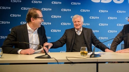 CSU-Spitzenpolitiker: Landesgruppenchef Alexander Dobrindt (l), Parteichef Horst Seehofer und Bundesverkehrsminister Andreas Scheuer (r).