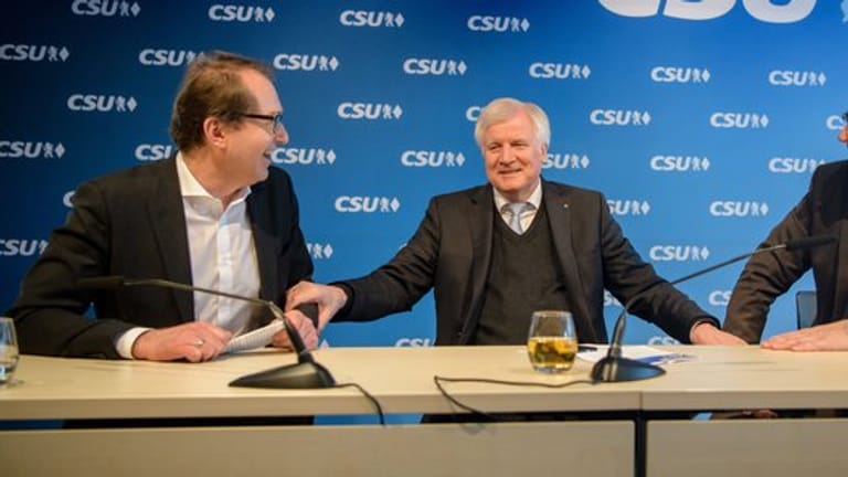 CSU-Spitzenpolitiker: Landesgruppenchef Alexander Dobrindt (l), Parteichef Horst Seehofer und Bundesverkehrsminister Andreas Scheuer (r).