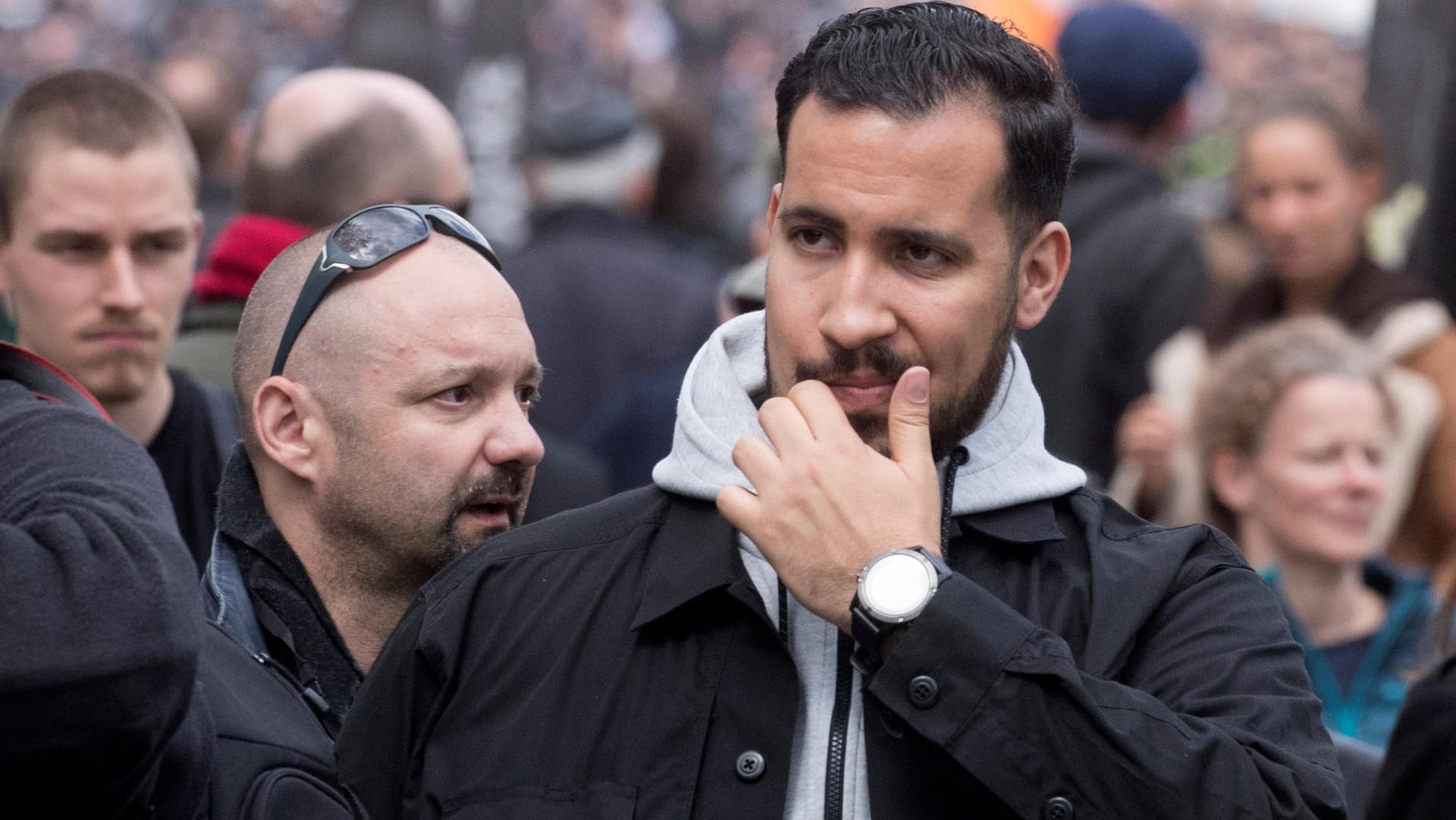 Alexandre Benalla: Der 26-Jährige war während des Wahlkampfes Sicherheitschef von Emmanuel Macron. Alexandre Benalla: Der 26-Jährige war während des Wahlkampfes Sicherheitschef von Emmanuel Macron.