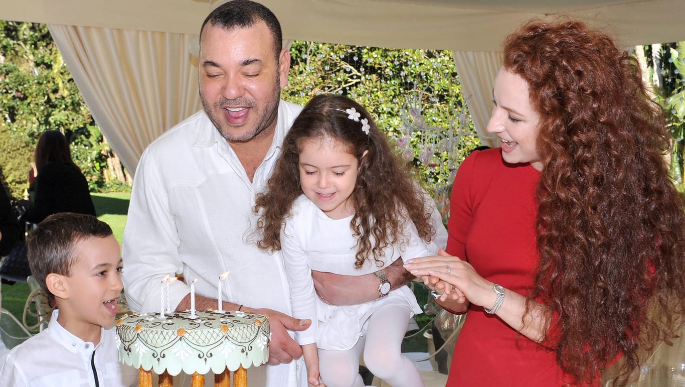 Familien-Idylle: König Mohammed VI. mit seiner Frau Prinzessin Lalla Salma und den zwei gemeinsamen Kindern.