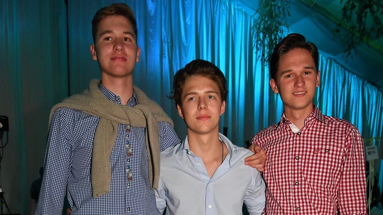 Männer unter sich: Franz Beckenbauers Sohn Joel (m.) und seine Enkel Raphael (r.) und Niclas (l.).