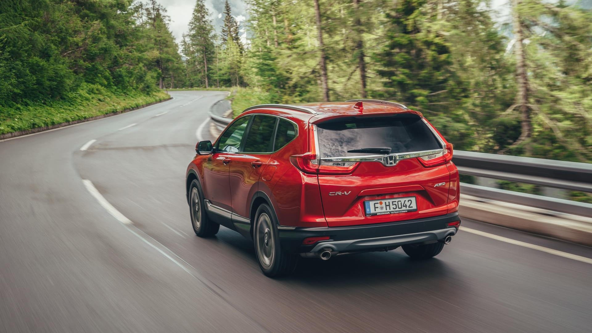 Heckansicht des CR-V: Honda spendiert dem Erfolgs-SUV ein neues Design.