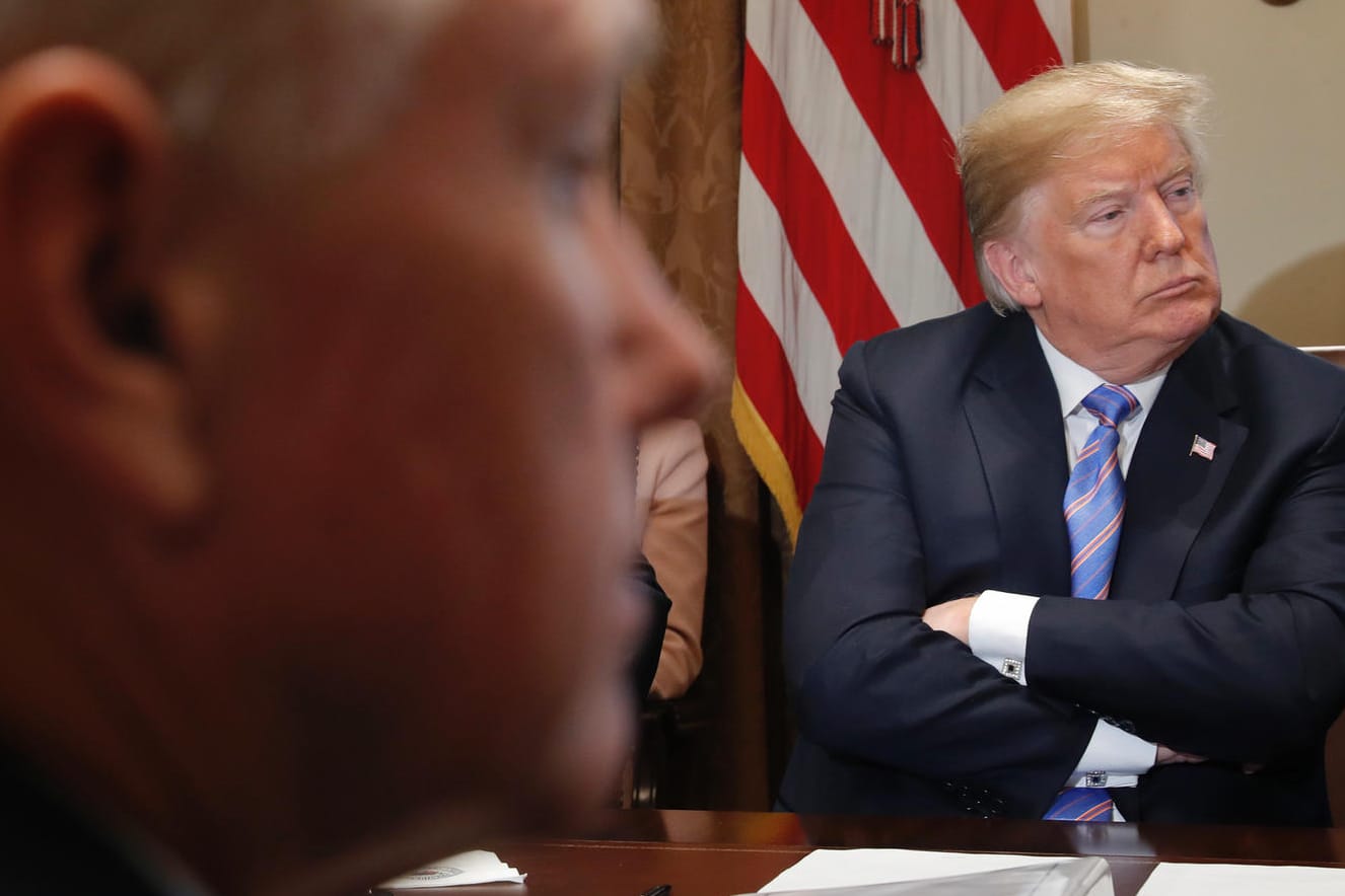 Donald Trump im Weißen Haus: Der US-Präsident ist auf Konfrontationskurs zu seinen eigenen Mitarbeitern.
