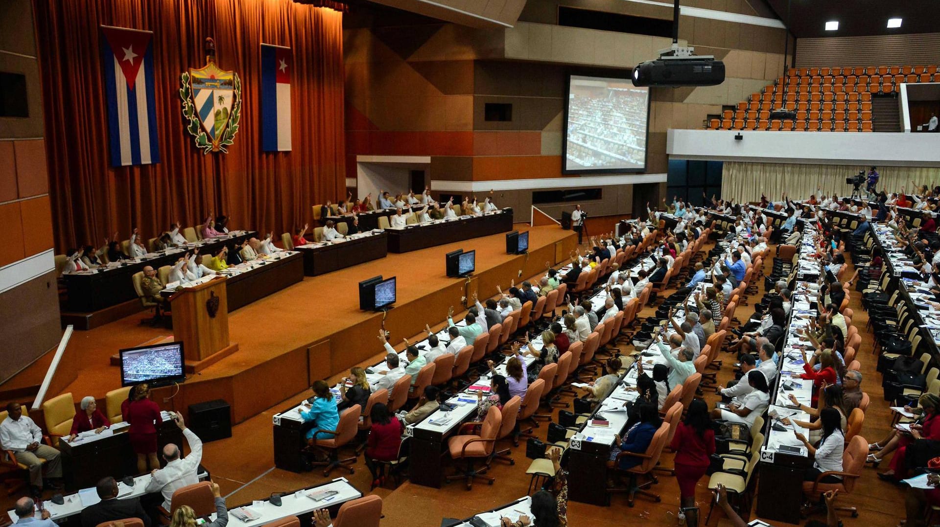 Das kubanische Parlament in Havanna: Am Montag wird das Parlament über die Öffnung der jahrzehntelang vom Weltmarkt abgetrennten Ökonomie Kubas abstimmen.