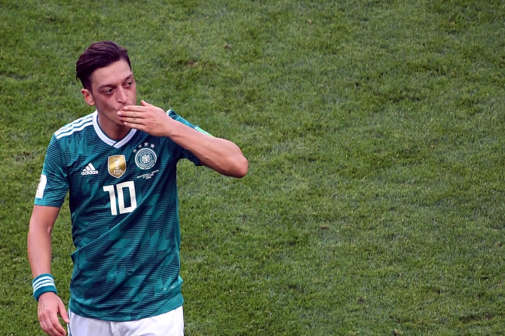Nach 92 Länderspielen und 23 Toren ist Schluss im DFB-Team für Mesut Özil.