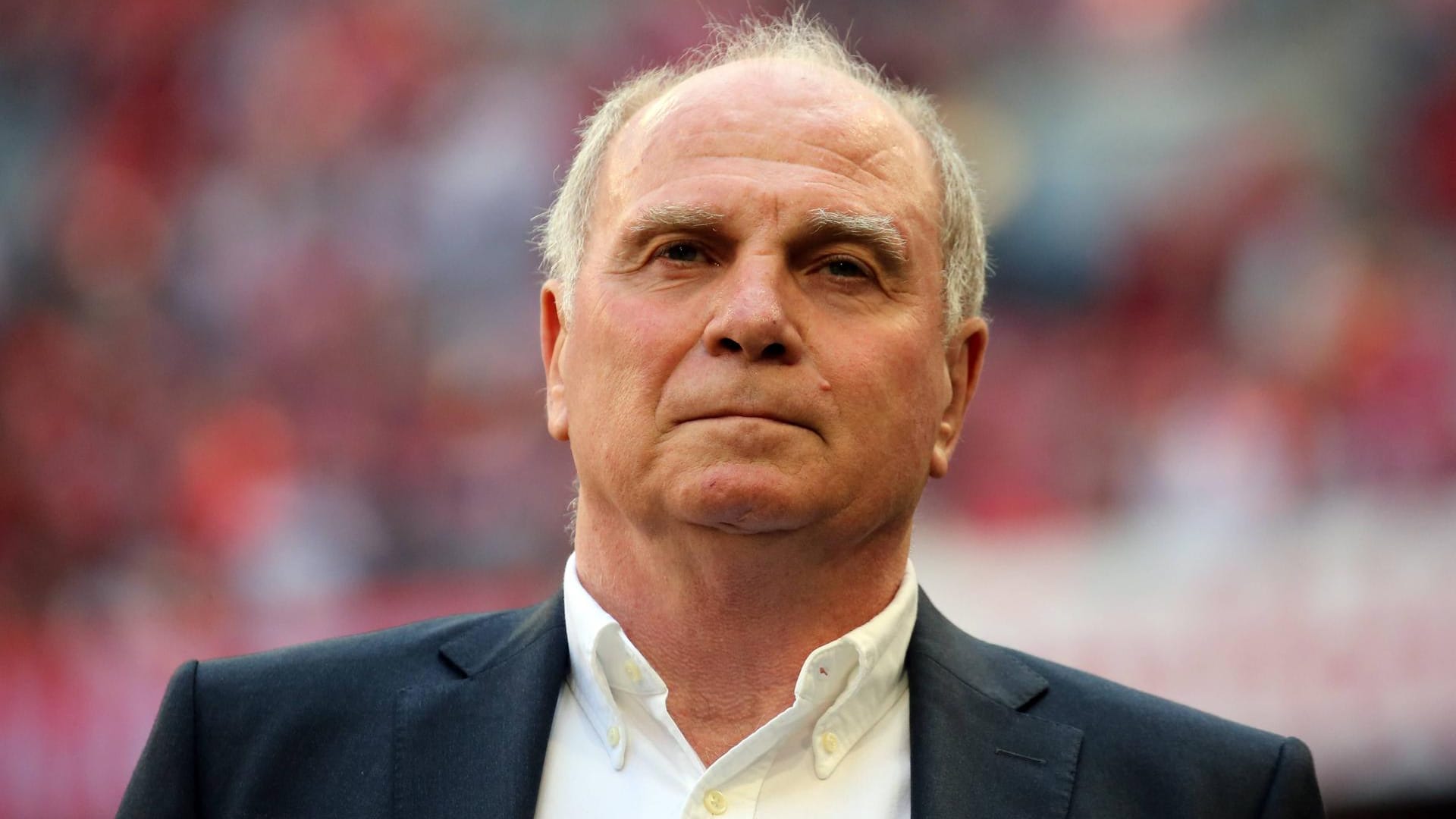 Uli Hoeneß ist erbost über das Verhalten von Mesut Özil: "Seinen letzten Zweikampf hat er vor der WM 2014 gewonnen."